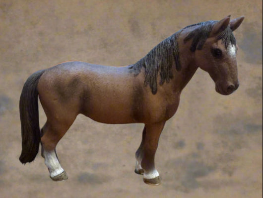 2011 Brown Female Tennessee Walker Walking Horse 5" Schleich PVC Action Figure