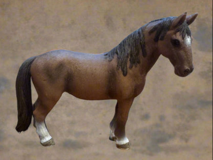 2011 Brown Female Tennessee Walker Walking Horse 5" Schleich PVC Action Figure